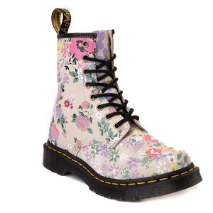 Dr. Martens women 1460 8-Eye Boot - Parchment / Floral Mashup. Size 8 US